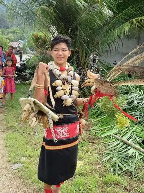 Pakean adat daya' nang ada ka' subangki/pakaian adat yang ada di subangki