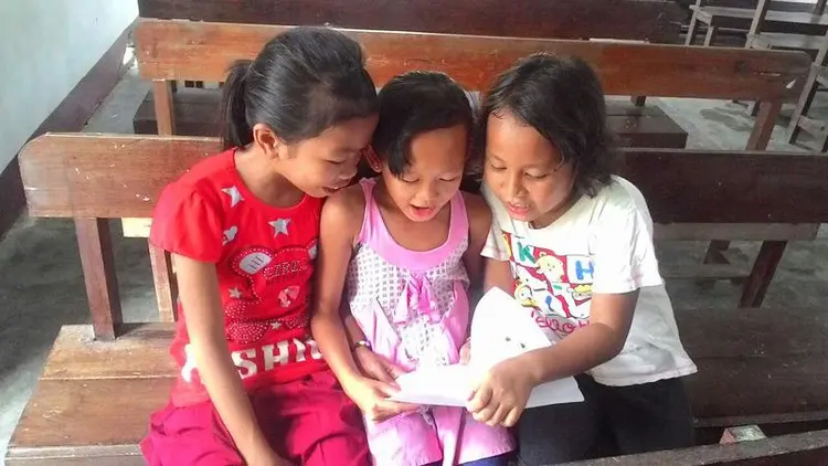 Buku-buku gesah Alkitab bahasa Ahe